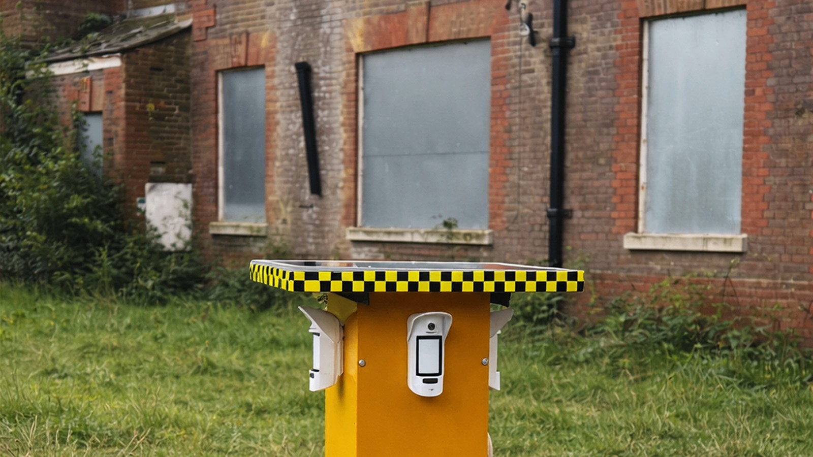 Compact CCTV pod protecting vacant commercial premises